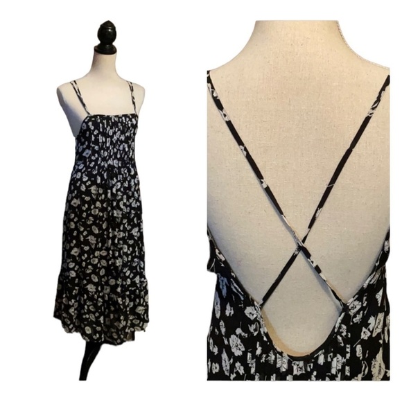 KIMCHI BLUE Urban Outfitters Black Floral Open Back Tiered Midi Dress Small - Picture 1 of 10